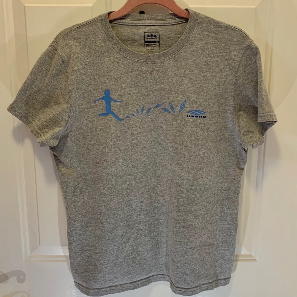 Umbro XL Light Grey Short Sleeve T-Shirt EUC